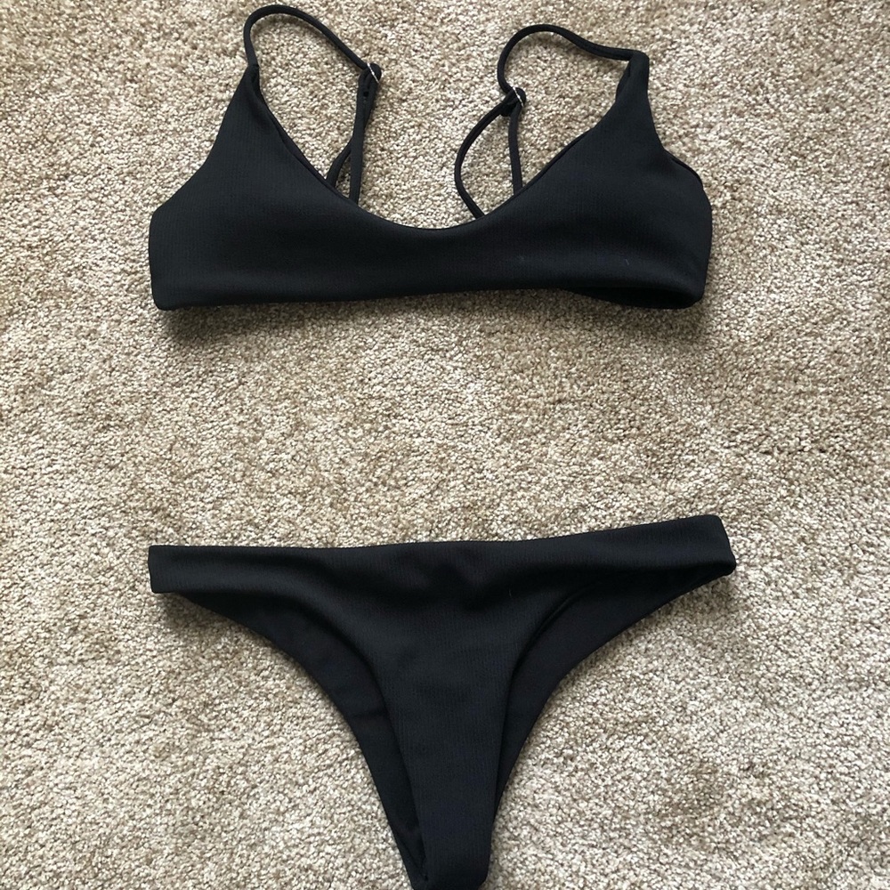 NEVER WORN cheeky black bikini